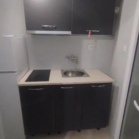 за гости иричек Apartment Warna