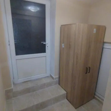 за гости иричек Apartment *