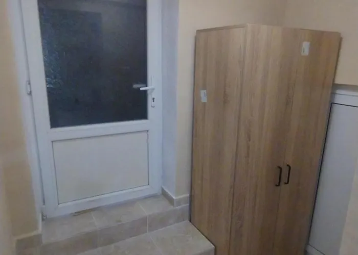 за гости иричек Apartment *